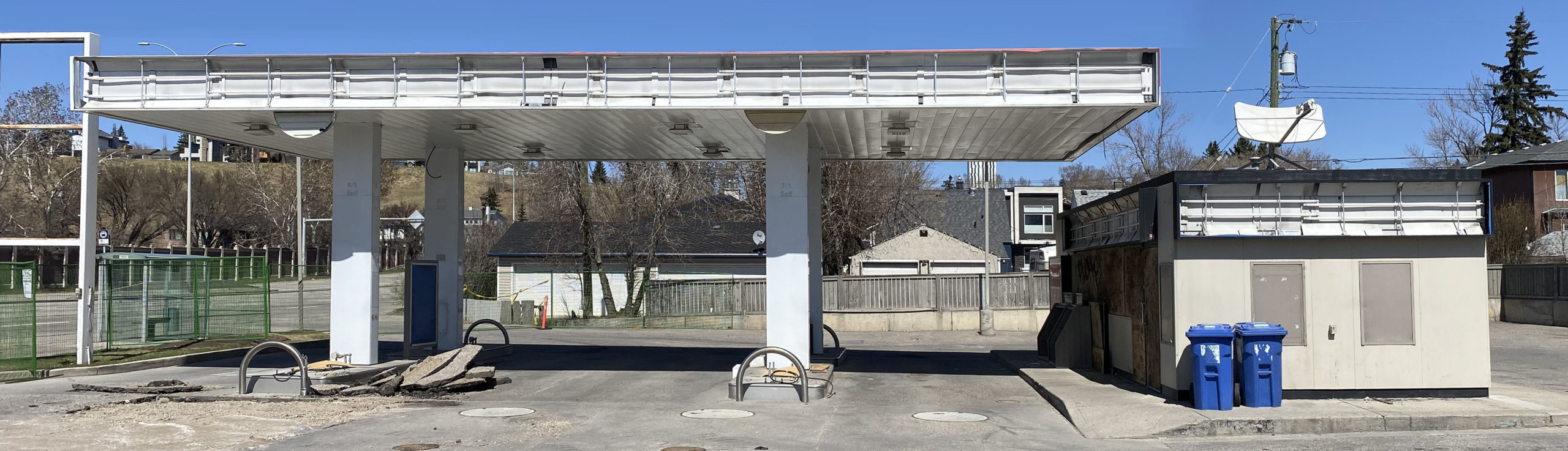 station with empty signage